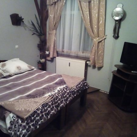 Готель Центральний Brody Buitenkant foto