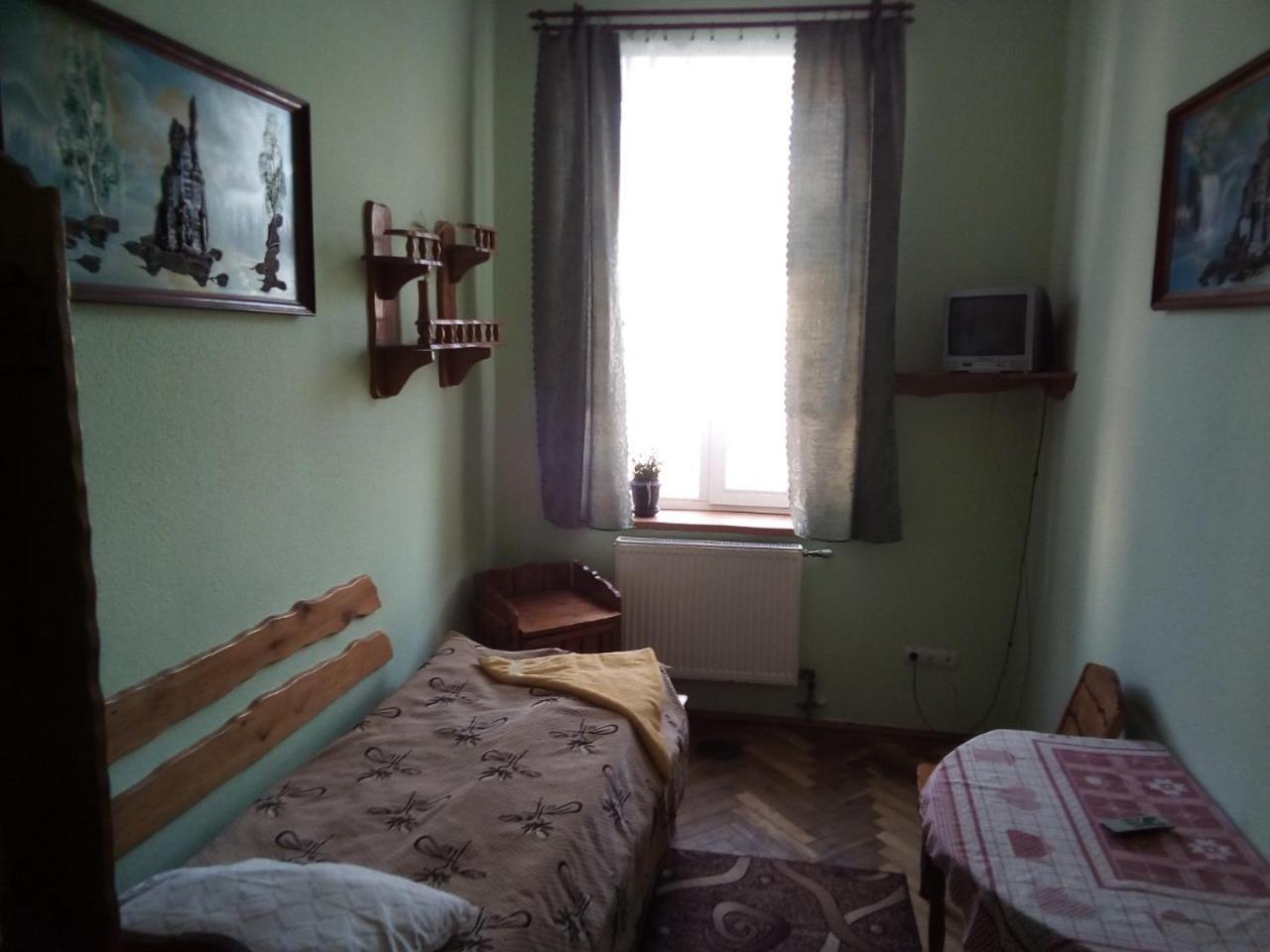 Готель Центральний Brody Buitenkant foto